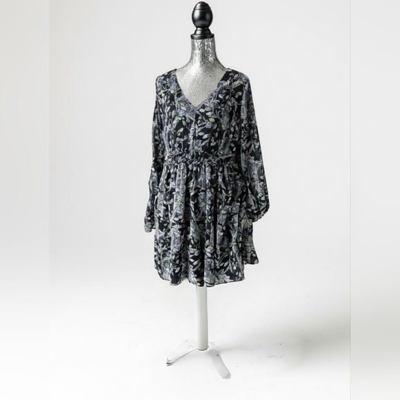 EUC Torrid Black and Gray Long Sleeve Dress - Picture 1 of 6